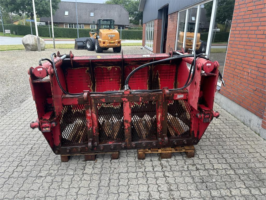  SKÆRESKOVL M/VOLVOBE Andre staldmaskiner