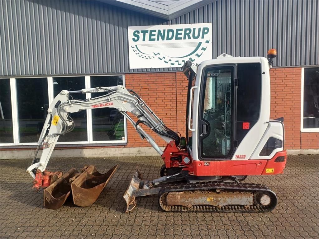 Takeuchi TB225 Minigravemaskiner