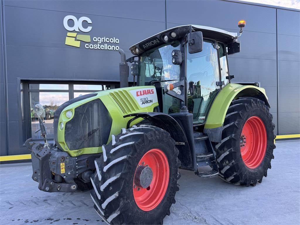 CLAAS ARION 530 Tractores