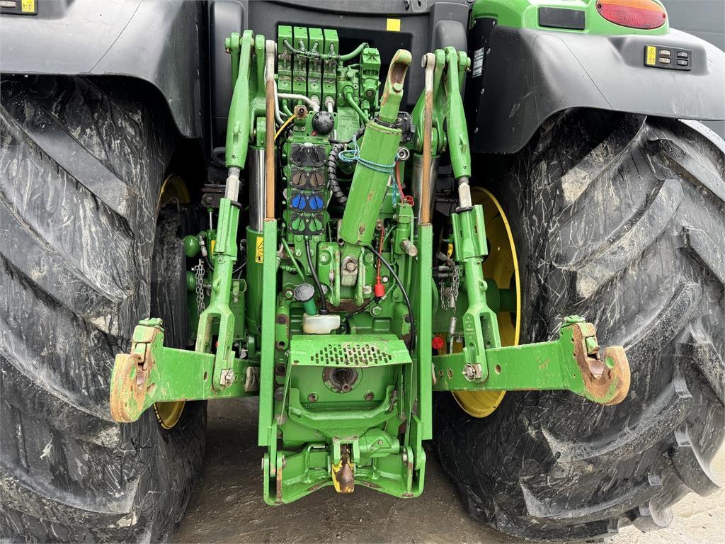 John Deere 6215R Tractores