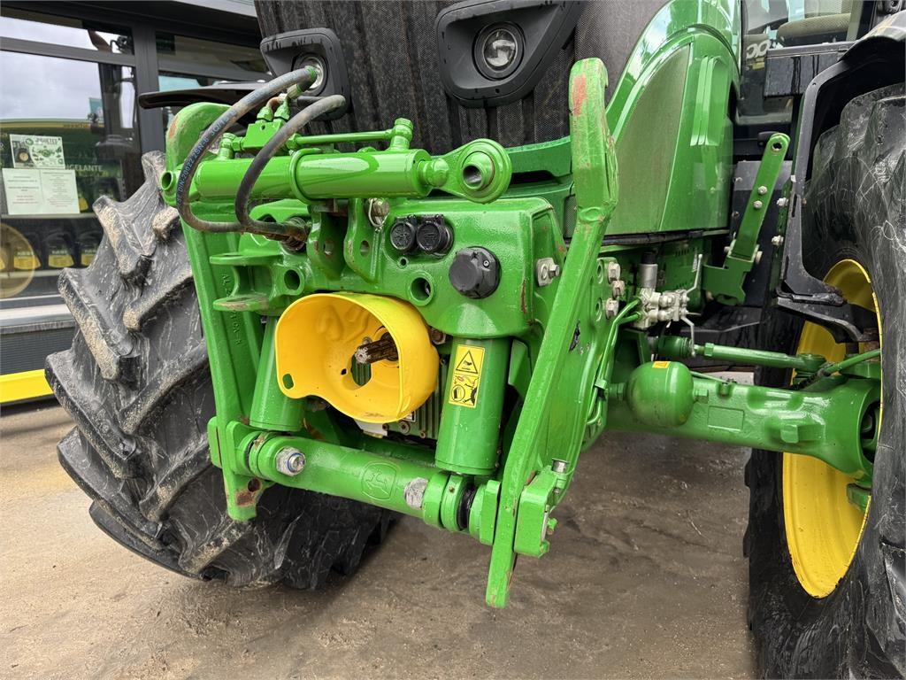 John Deere 6215R Tractores