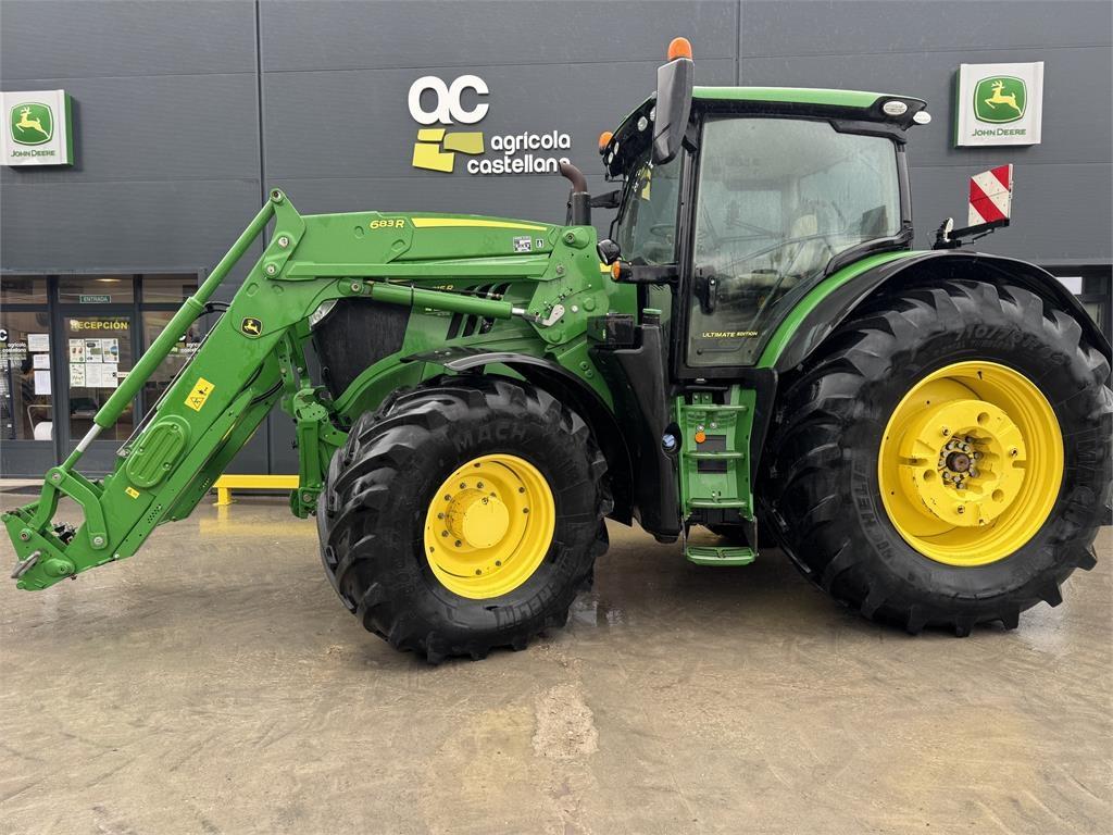 John Deere 6215R Tractores