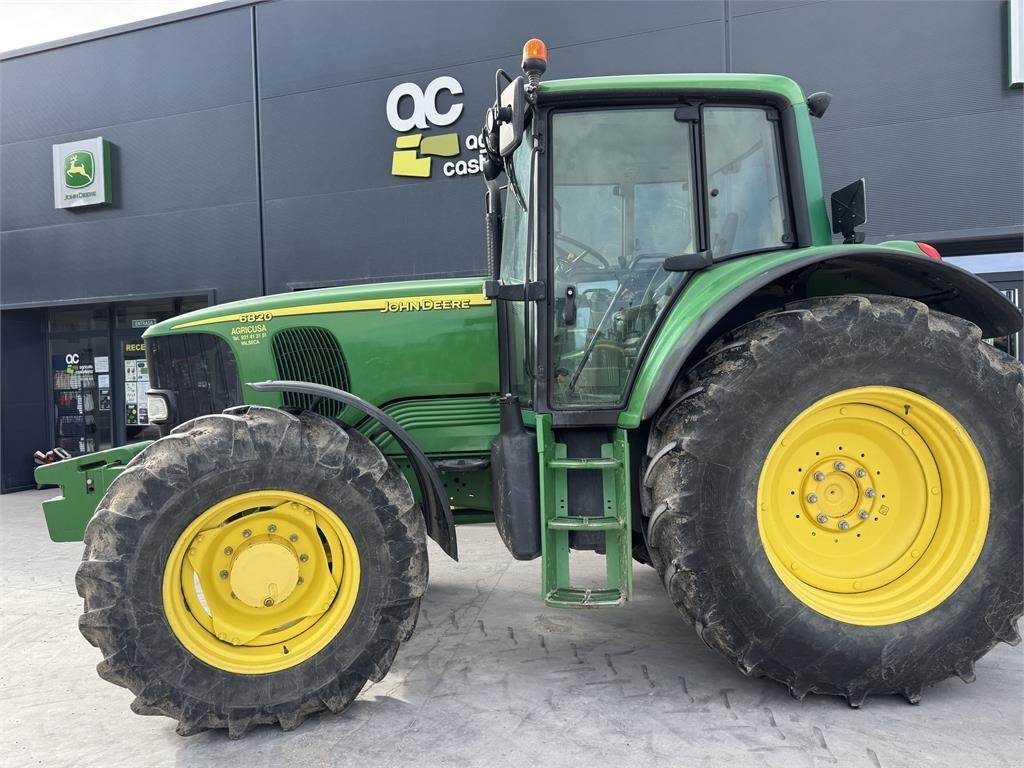John Deere 6820 Tractores