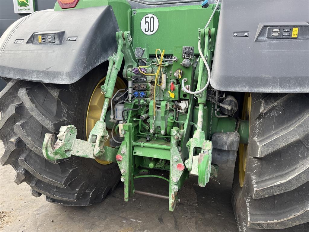 John Deere 8R 310 Tractores