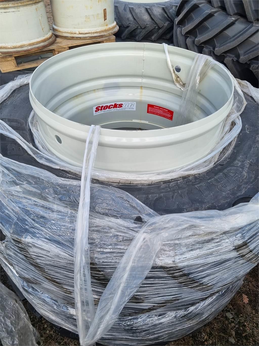 BKT STOCKS 4ST KOMP VALTRA A114 Tyres, wheels and rims