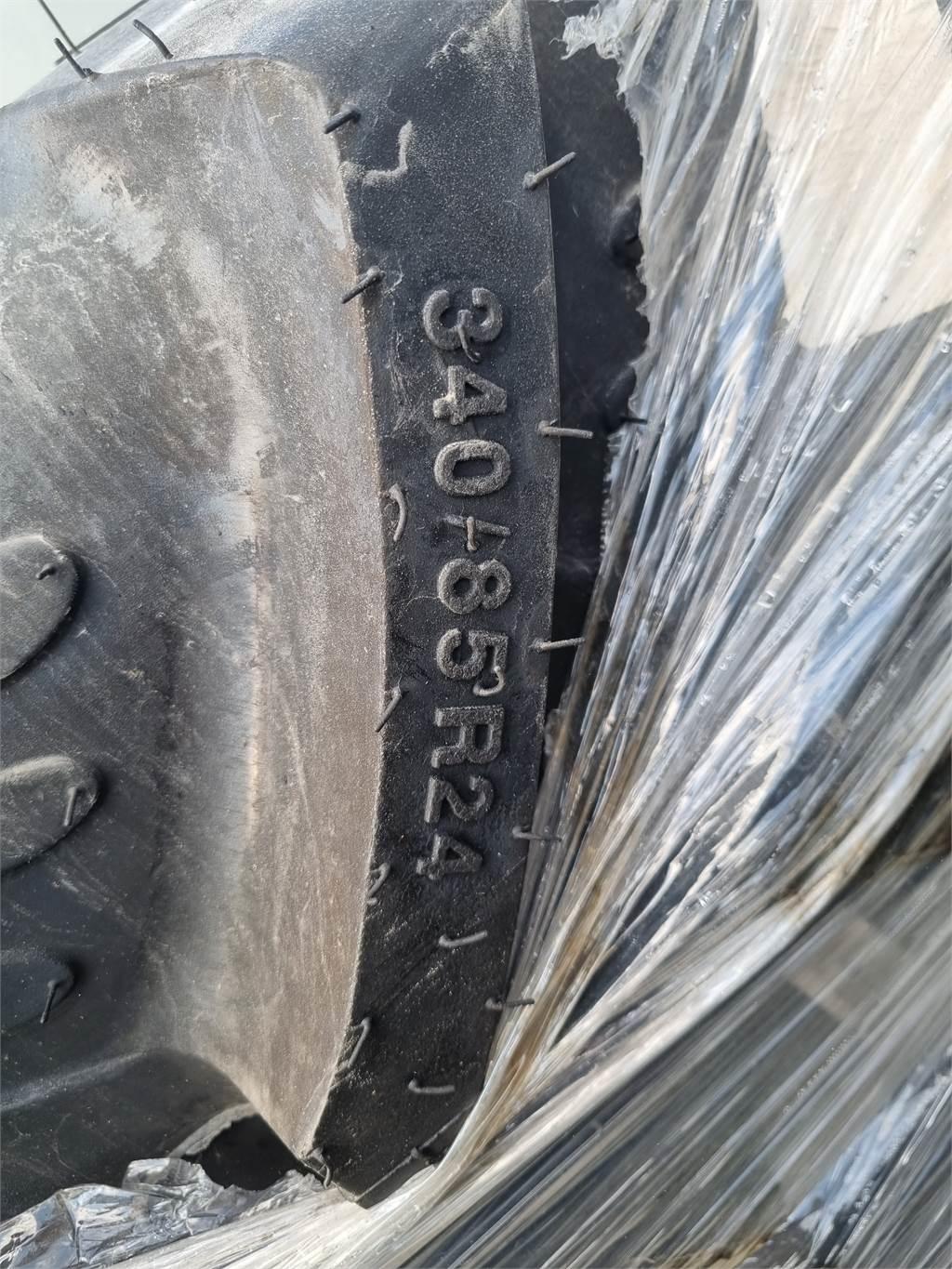 BKT STOCKS 4ST KOMP VALTRA A114 Tyres, wheels and rims