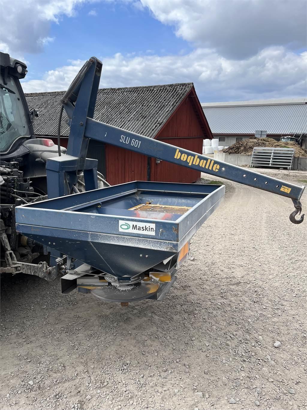 Bogballe L1 + SLU 601 Mineral spreaders