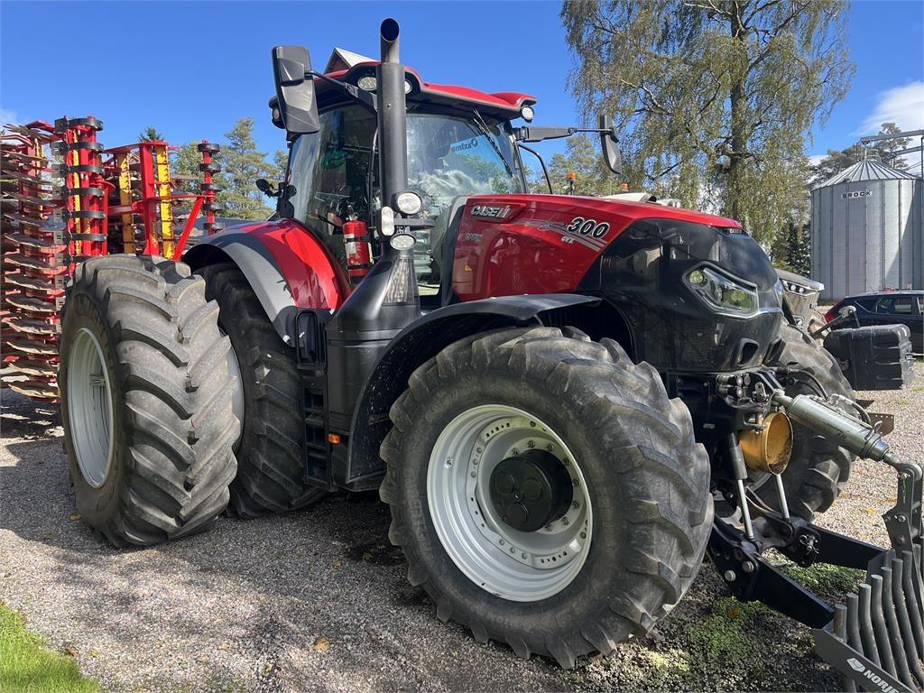 Case IH OPTUM 300 Tractors