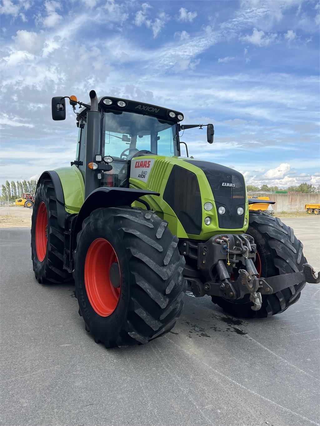 CLAAS AXION 840 Tractors