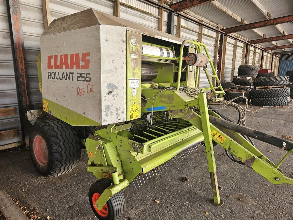 CLAAS ROLLANT 255. Rundbalspressar