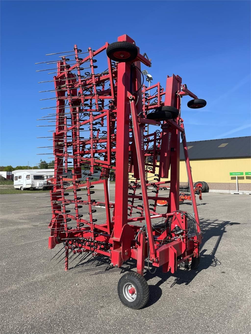CMN FLEX WEEDER 12M Harrows