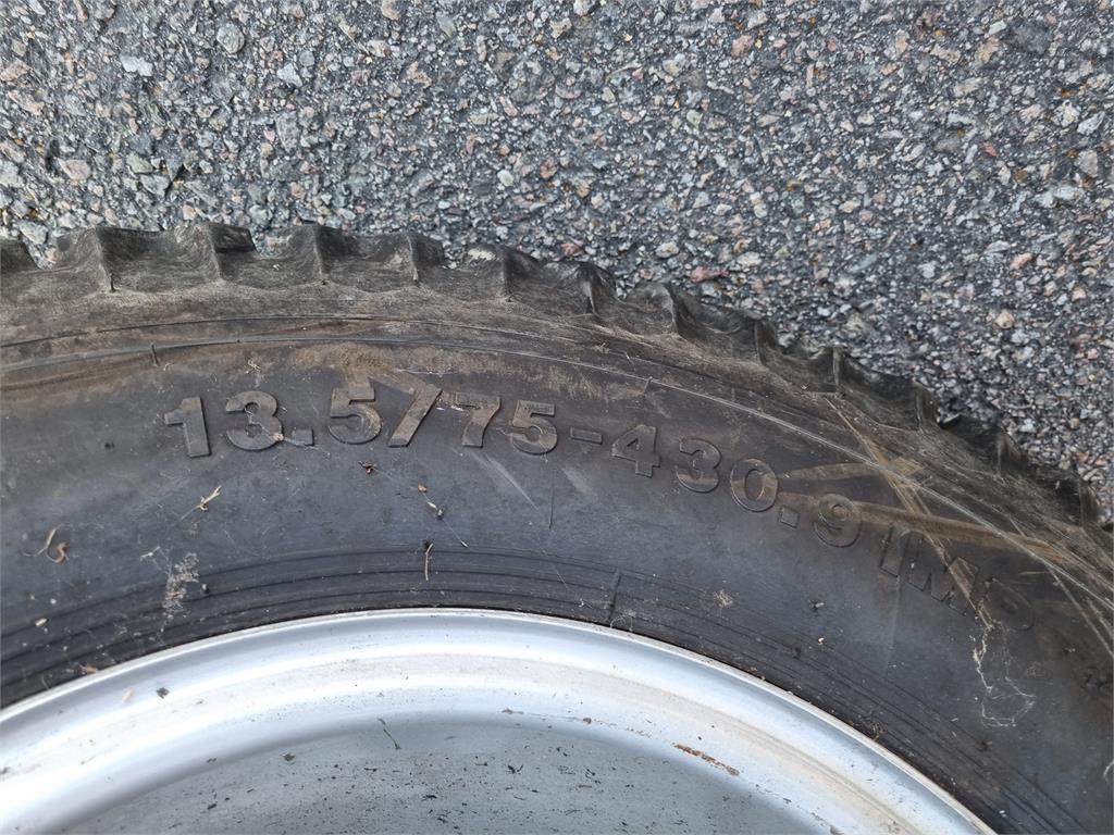  DÄCK MED FÄLG 13.5/75-430.9 Tyres, wheels and rims
