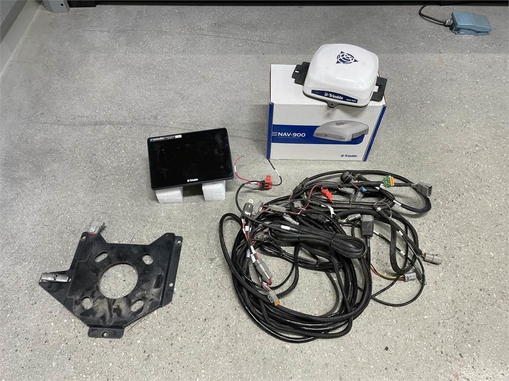  DATAVÄXT EZ-PILOT GFX-750 OCH NAV 900 GPS