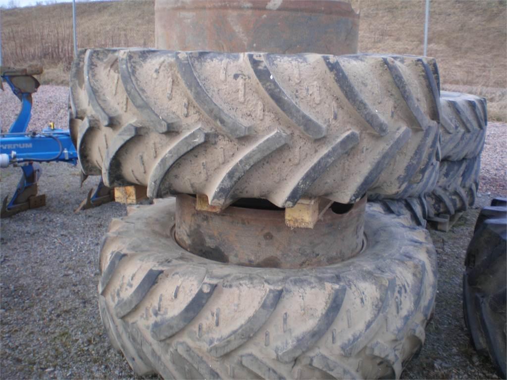  DUBBEL MONT. 620/70-42 Tyres, wheels and rims