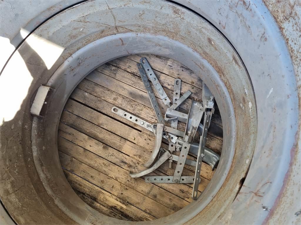  DUBBELMONTAGE 520/70 R38 BKT Tyres, wheels and rims