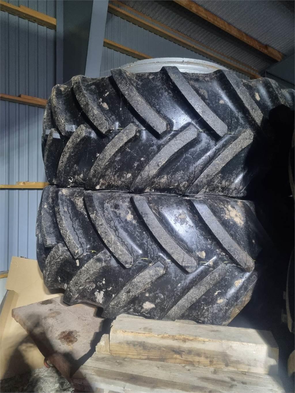  DUBBELMONTAGE STOCKS MITAS 650/85R38 Tyres, wheels and rims