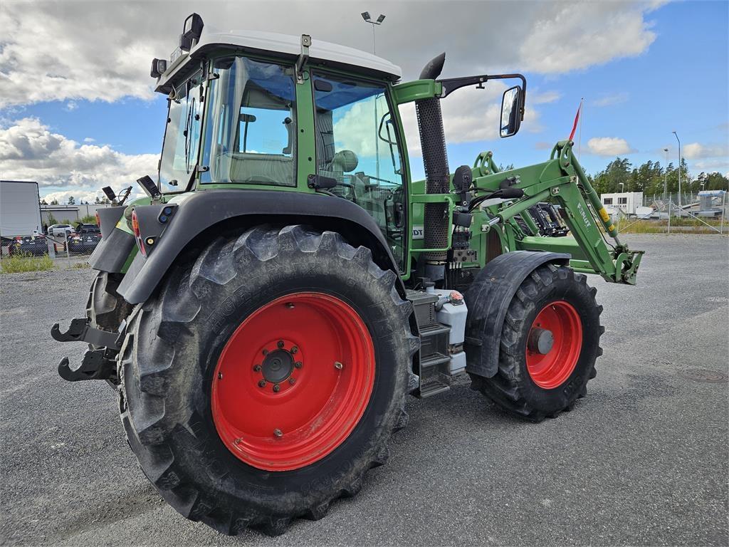 Fendt 415 VARIO Tractors
