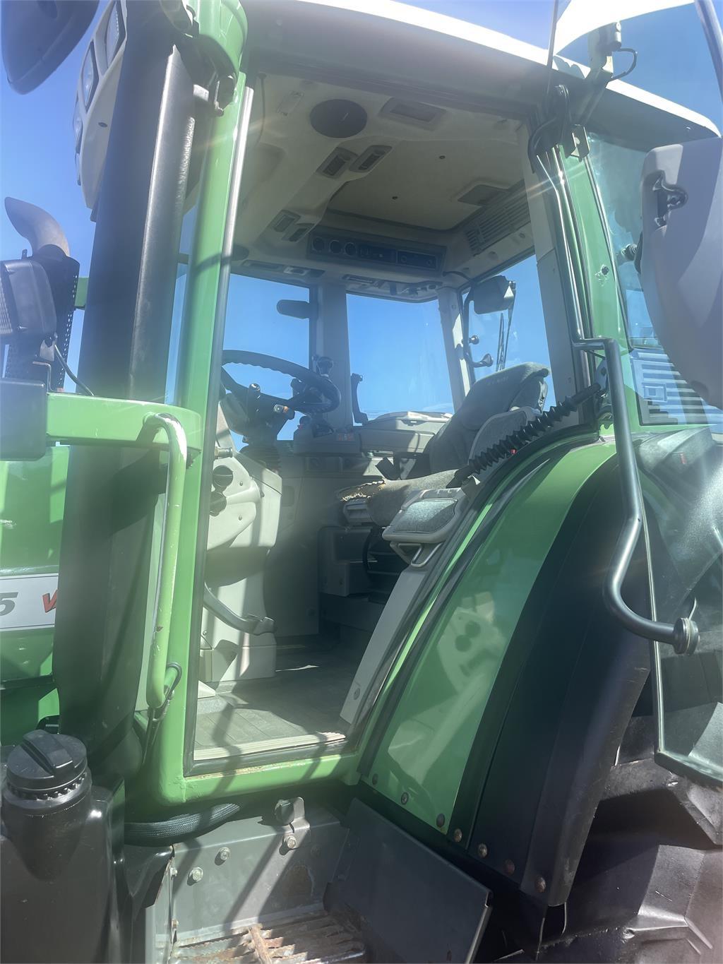 Fendt 415 VARIO Traktorer