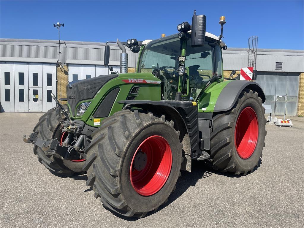 Fendt 724 VARIO GEN6 Tractors