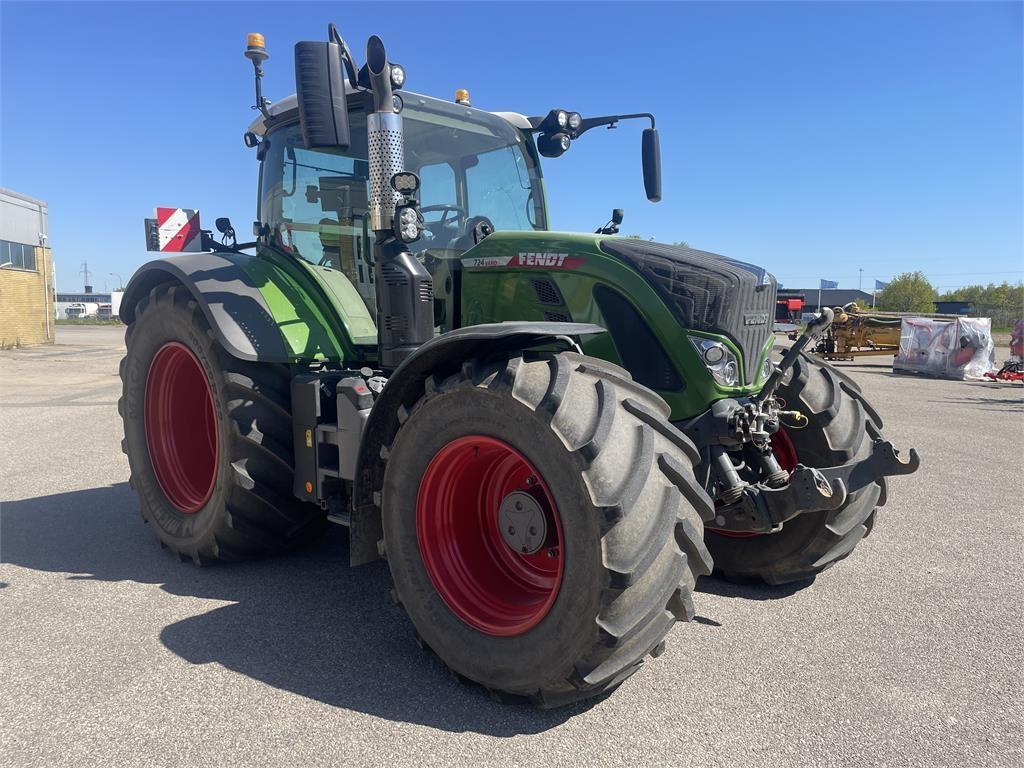 Fendt 724 VARIO GEN6 Tractors