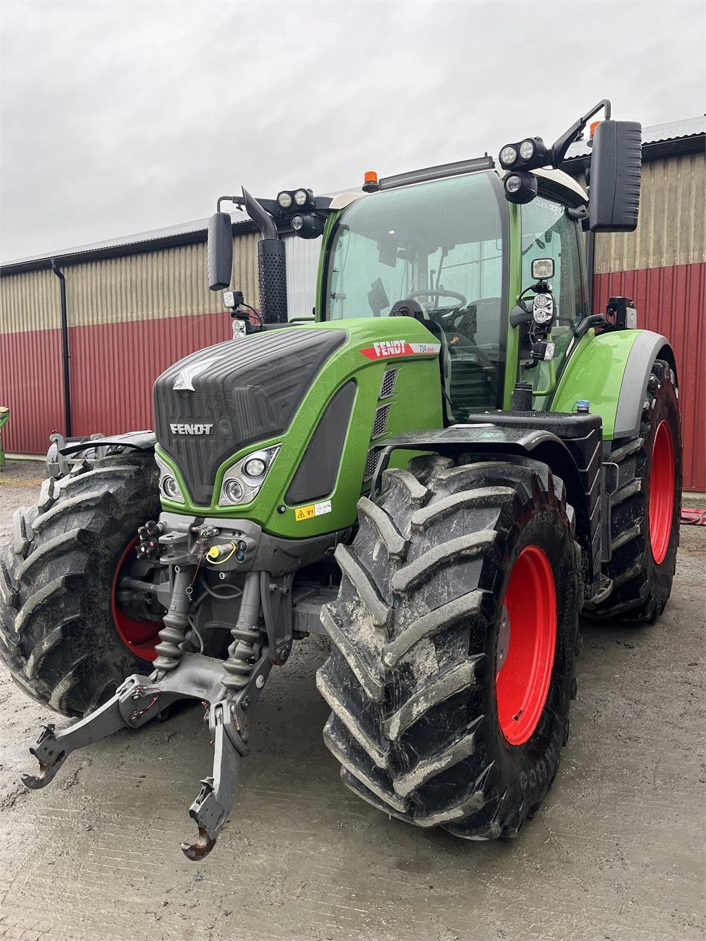Fendt 724 VARIO GEN6 Tractors