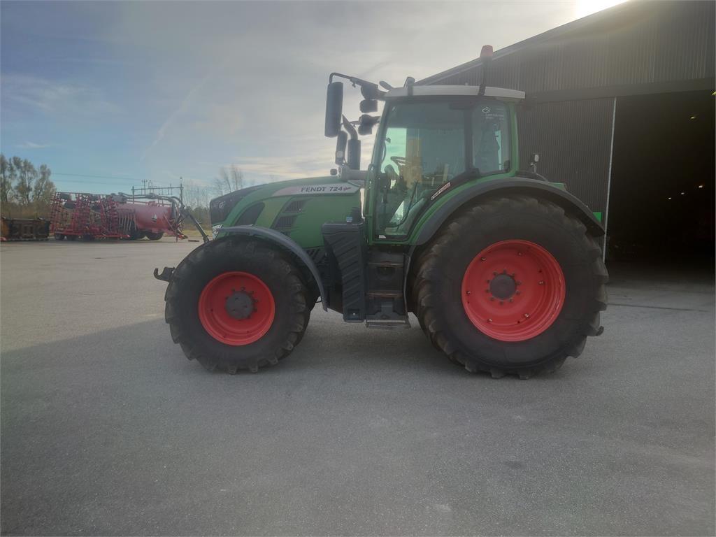 Fendt 724 VARIO S4 Traktorer