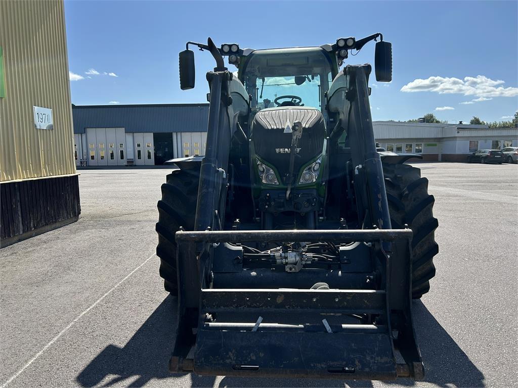Fendt 724 VARIO S4 + L + FL + GPS Tractors