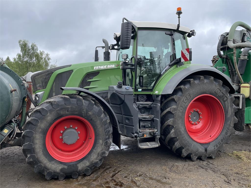Fendt 828 Tractors
