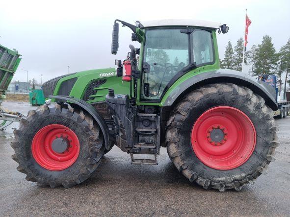 Fendt 828 VARIO S4 Tractors