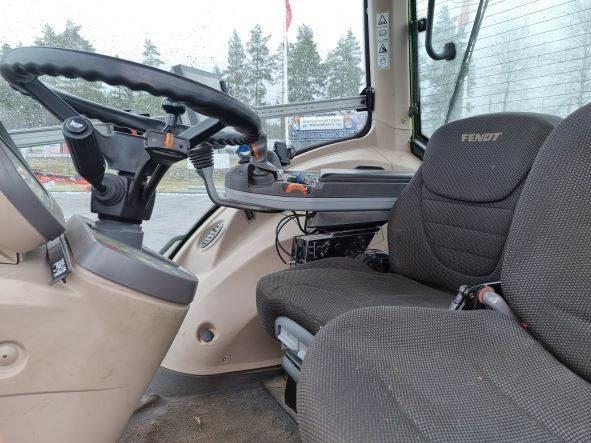 Fendt 828 VARIO S4 Tractors