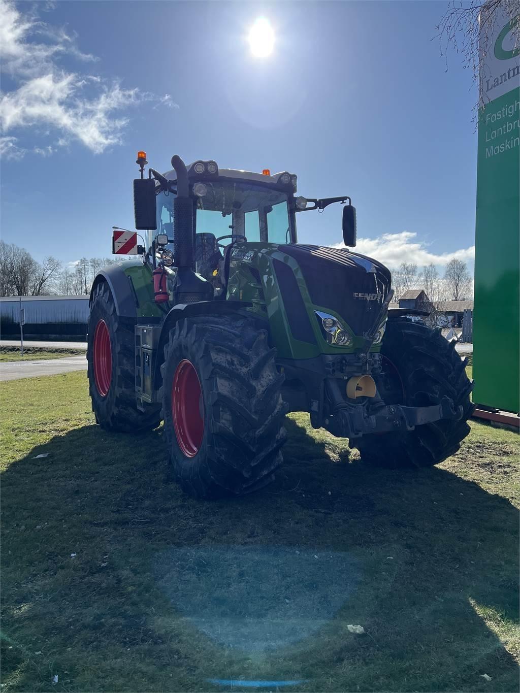 Fendt 828 VARIO S4 Tractors