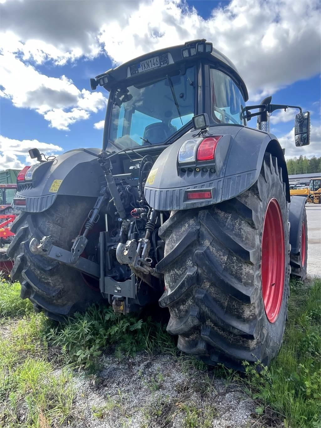 Fendt 828 VARIO S4 Tractors