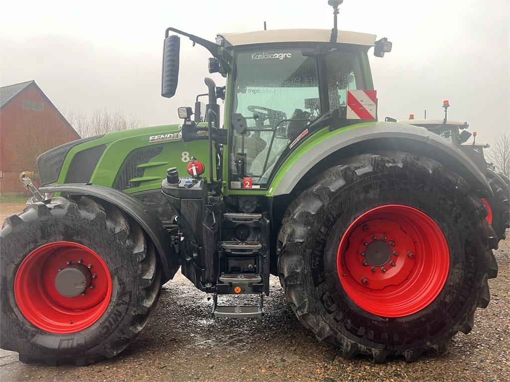 Fendt 828 VARIO S4 Tractors