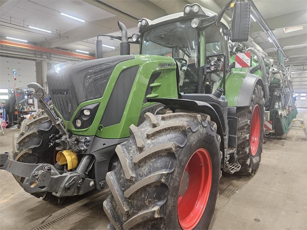 Fendt 828 VARIO S4 "DEMO20" Traktorer