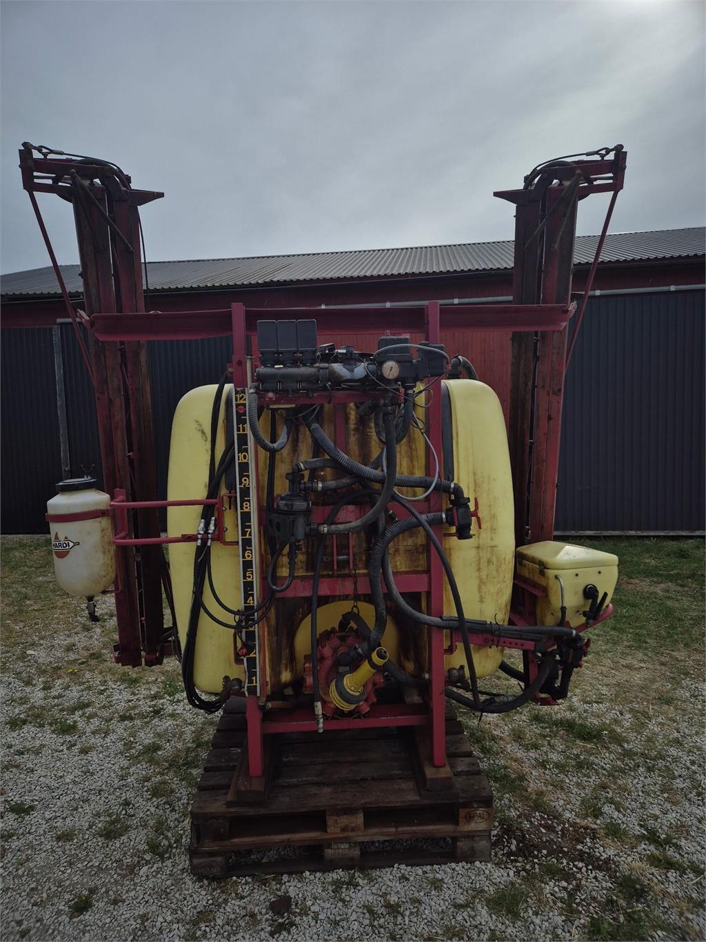 Hardi 1200L HYDRAULISK 12M RAMP Monterade sprutor