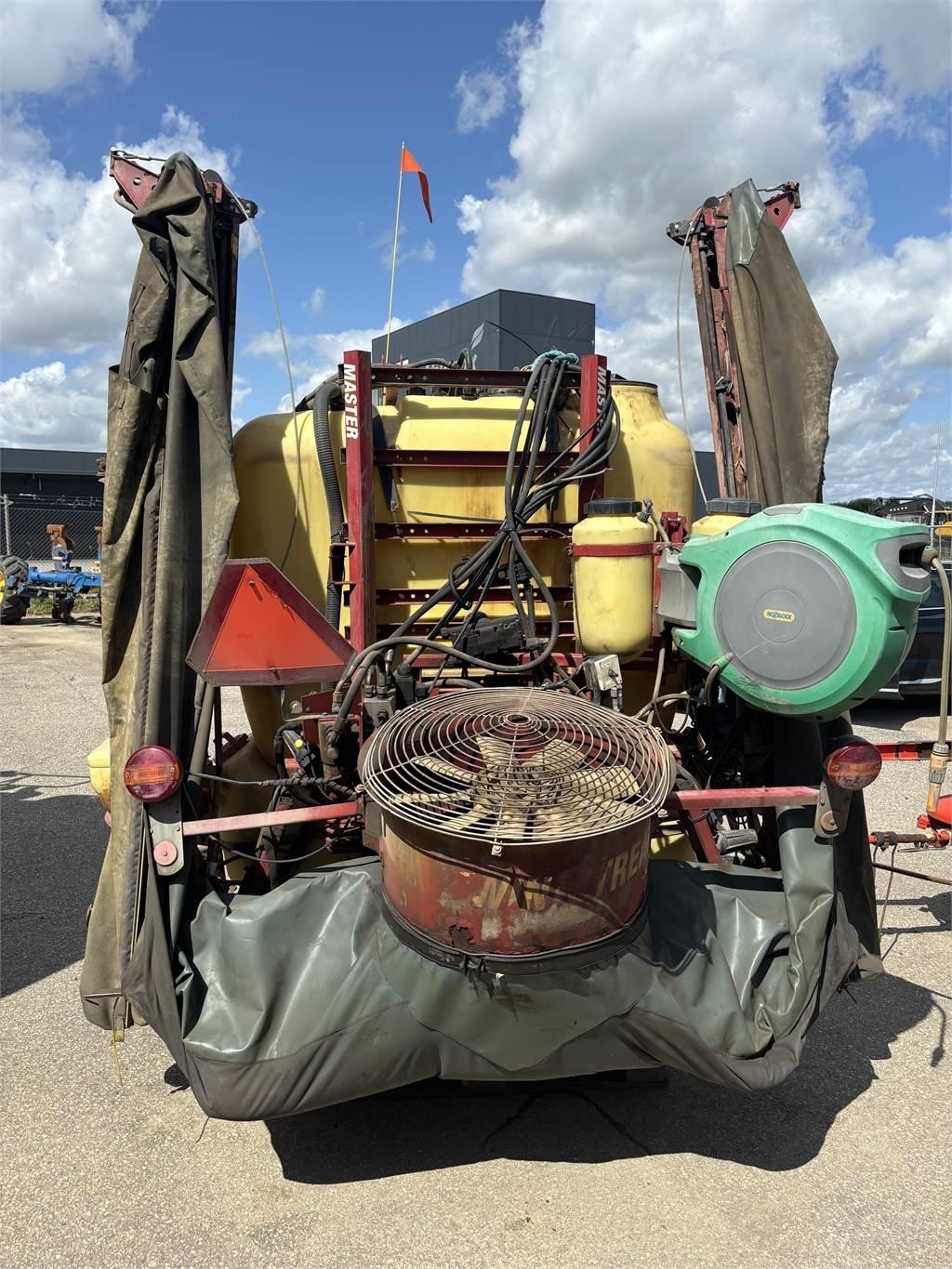 Hardi Master VH Mounted sprayers