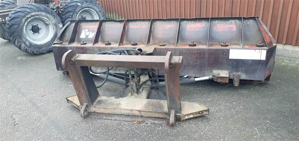 Holms 320 DIAGONAL ST.BM. Snow blades and plows