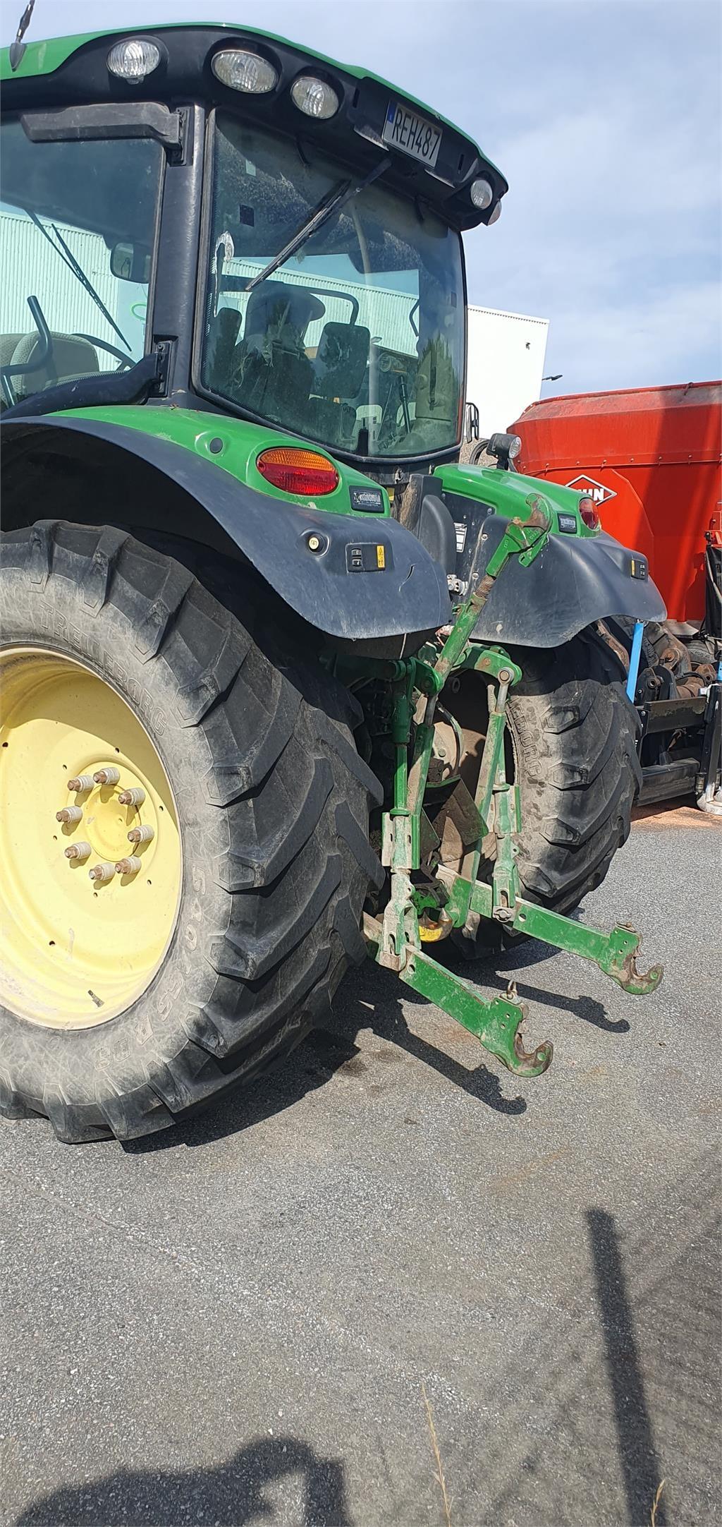 John Deere 6130R Traktorer