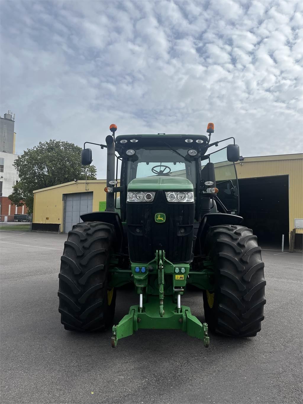 John Deere 7260R + FL +FPTO Tractors
