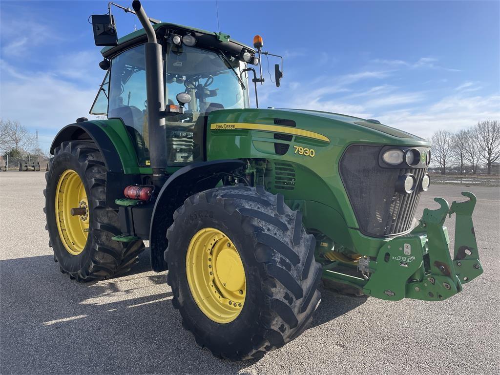 John Deere 7930 Tractors