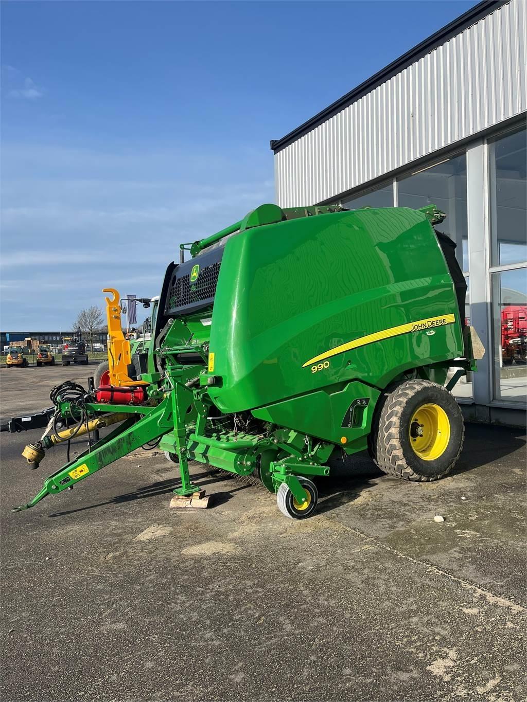 John Deere 990 Round balers