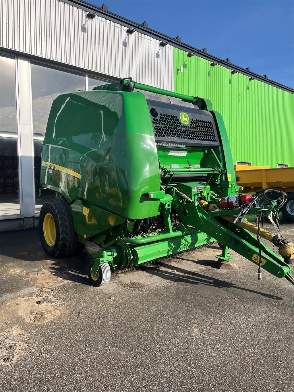 John Deere 990 Round balers