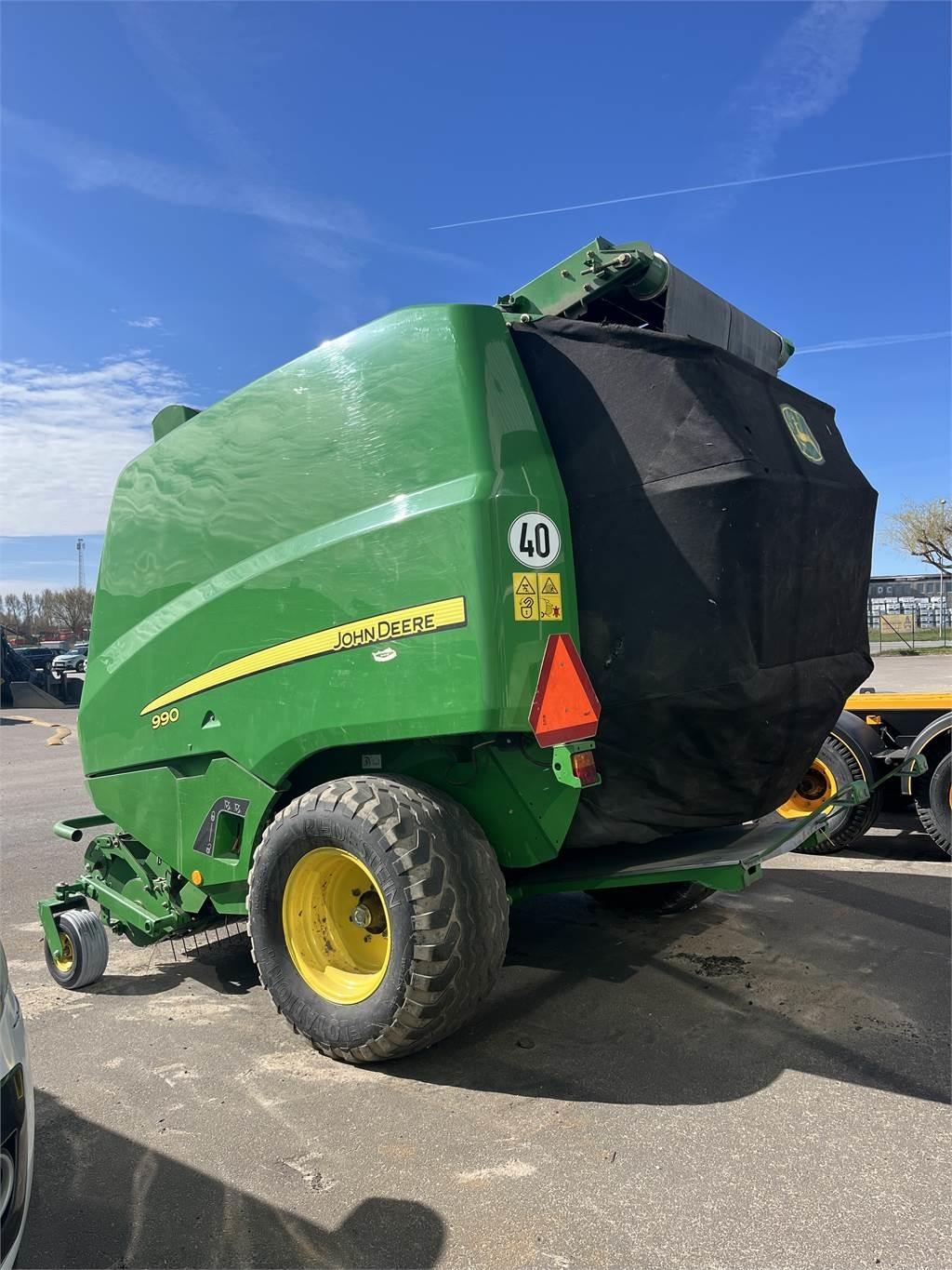 John Deere 990 Round balers