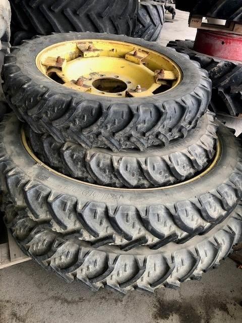 Kleber 9,5-48 + 9,5-32 Tyres, wheels and rims
