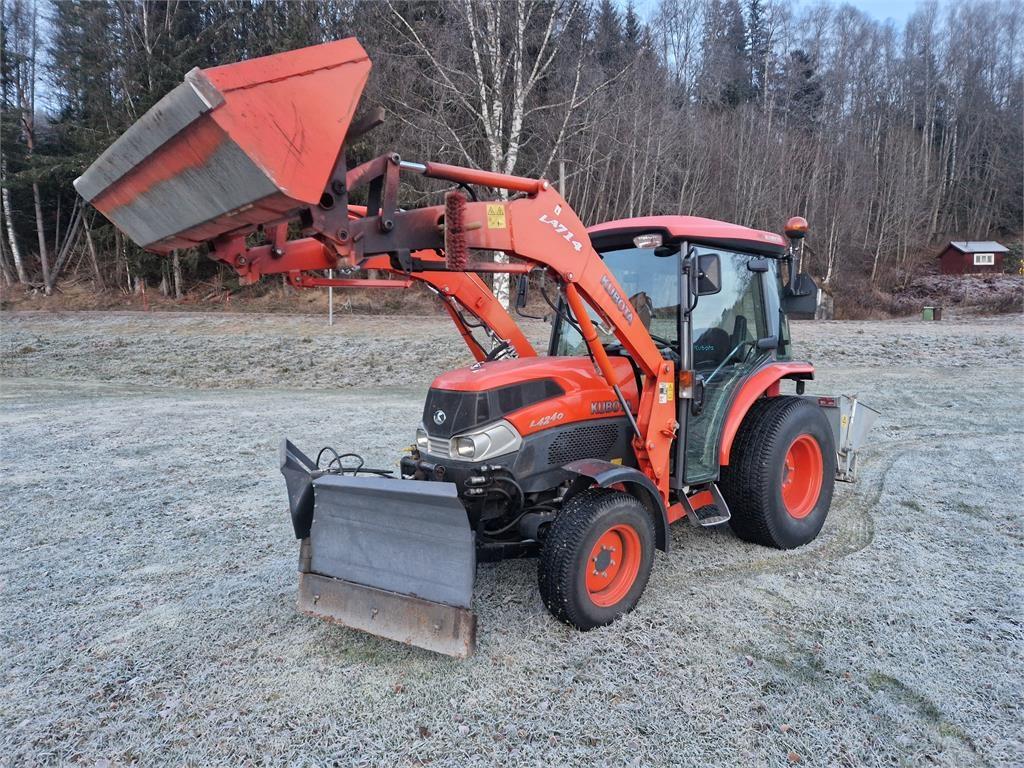 Kubota 4240 MED REDSKAP. Tractors