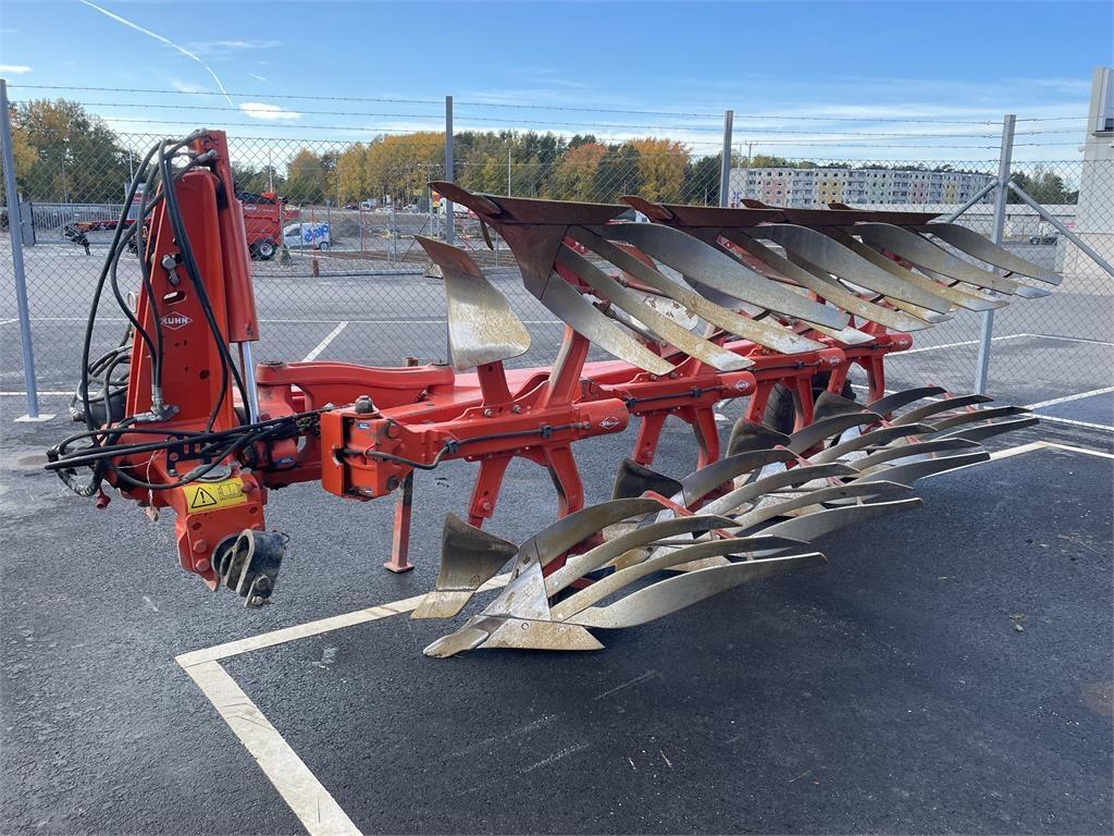 Kuhn VARI-MASTER 123 Reversible ploughs