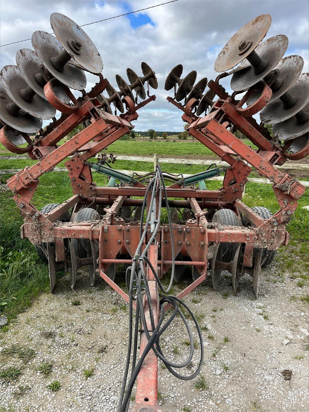 Kverneland TALLRIKSREDSKAP Disc harrows