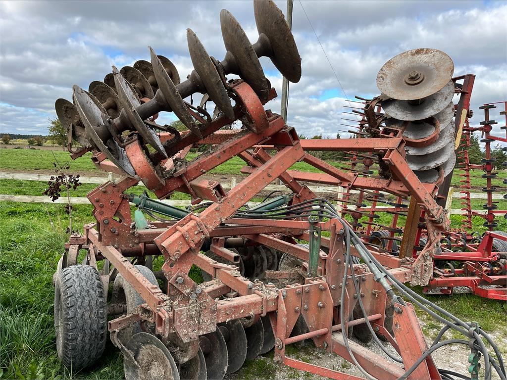 Kverneland TALLRIKSREDSKAP Disc harrows
