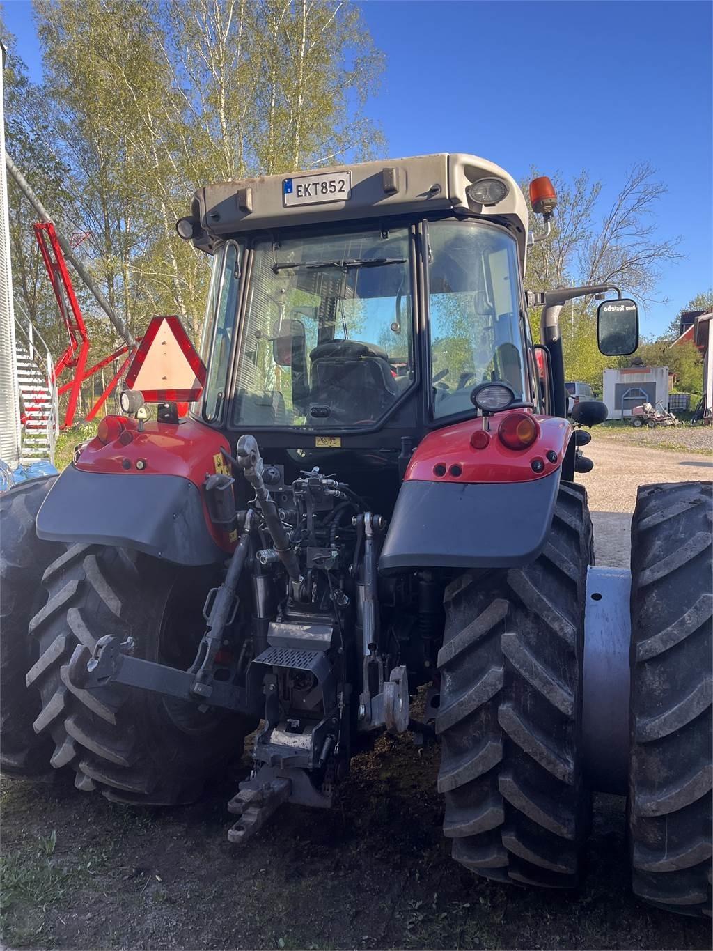 Massey Ferguson 5612 Tractors