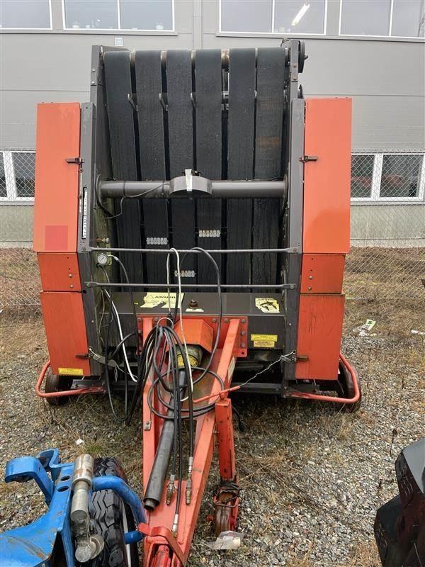 Massey Ferguson 828 + VRETEN INPLASTARE Round balers